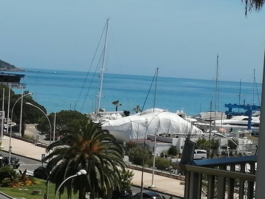 Joli Studio Bord De Mer, Clim, Balcon, Parking Prive Menton Exterior photo
