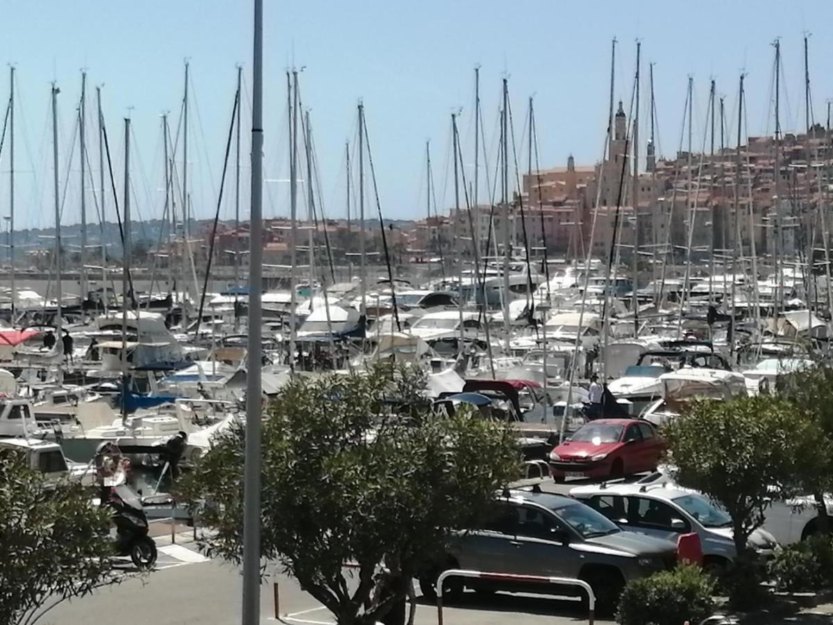 Joli Studio Bord De Mer, Clim, Balcon, Parking Prive Menton Exterior photo