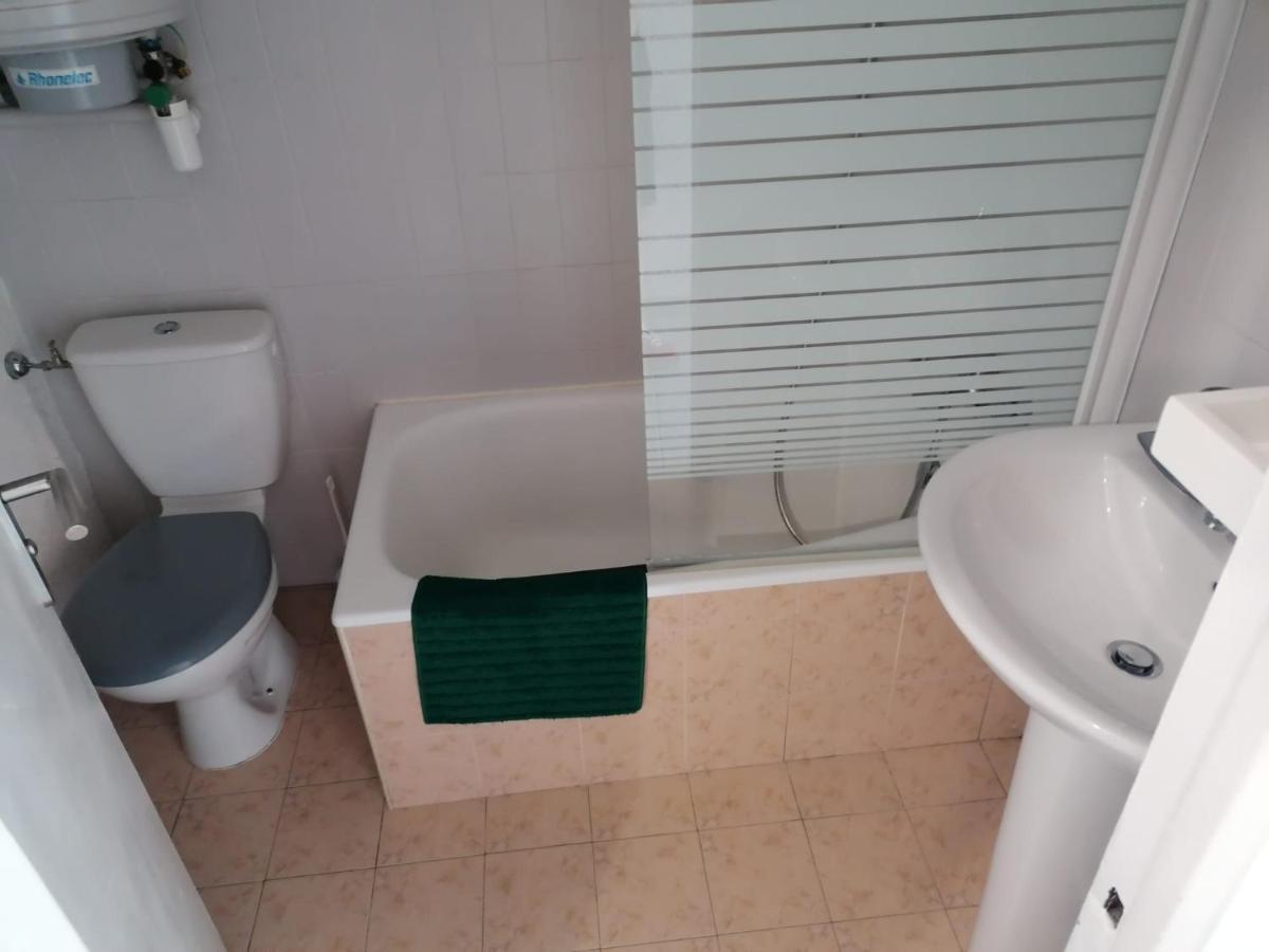 Joli Studio Bord De Mer, Clim, Balcon, Parking Prive Menton Exterior photo