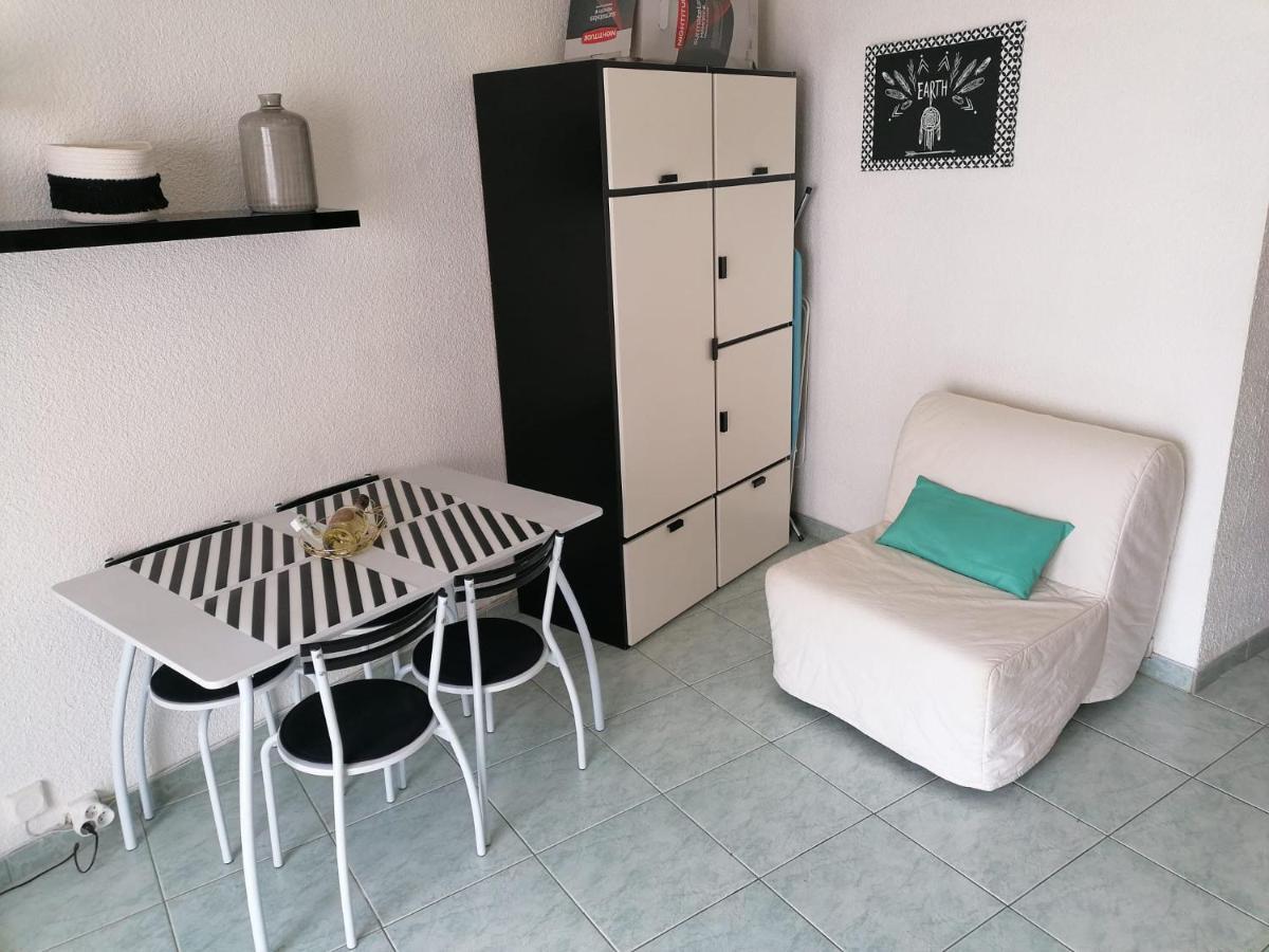 Joli Studio Bord De Mer, Clim, Balcon, Parking Prive Menton Exterior photo